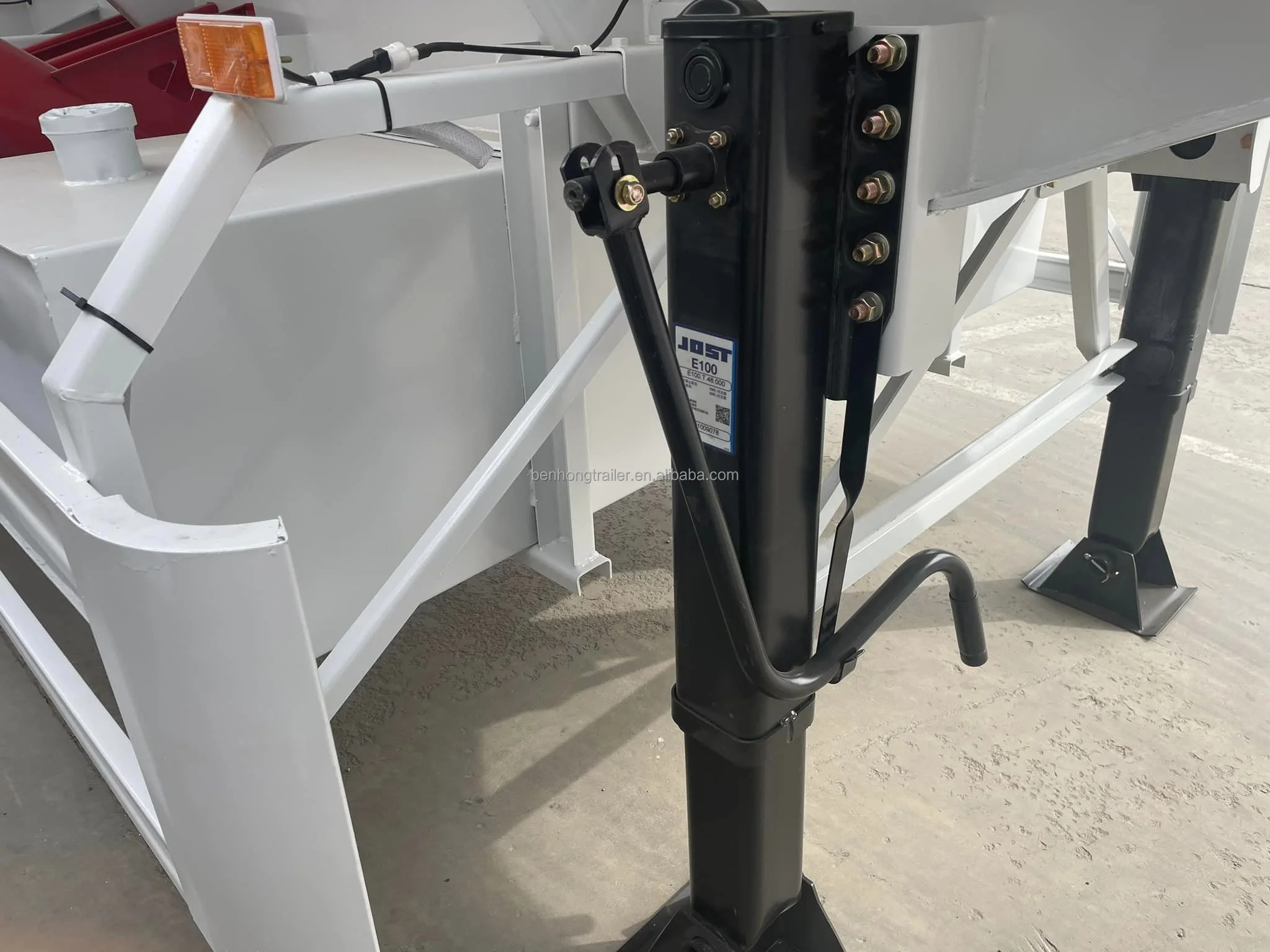 Benhong 42000L Fuel Tank Semi-Trailer with Three Axels aluminium Material good price good qarliaty