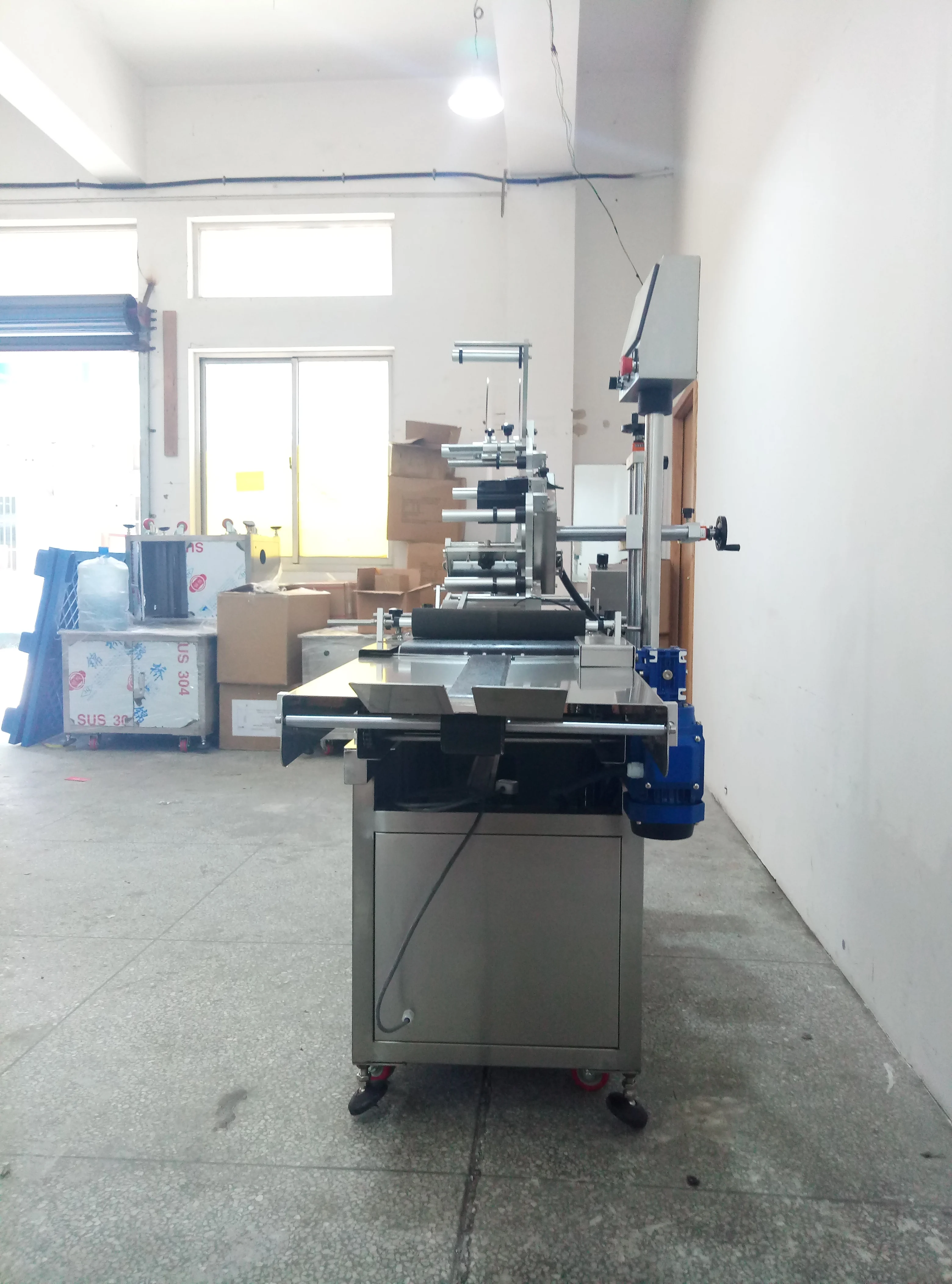 clothing hang tag labeling machine