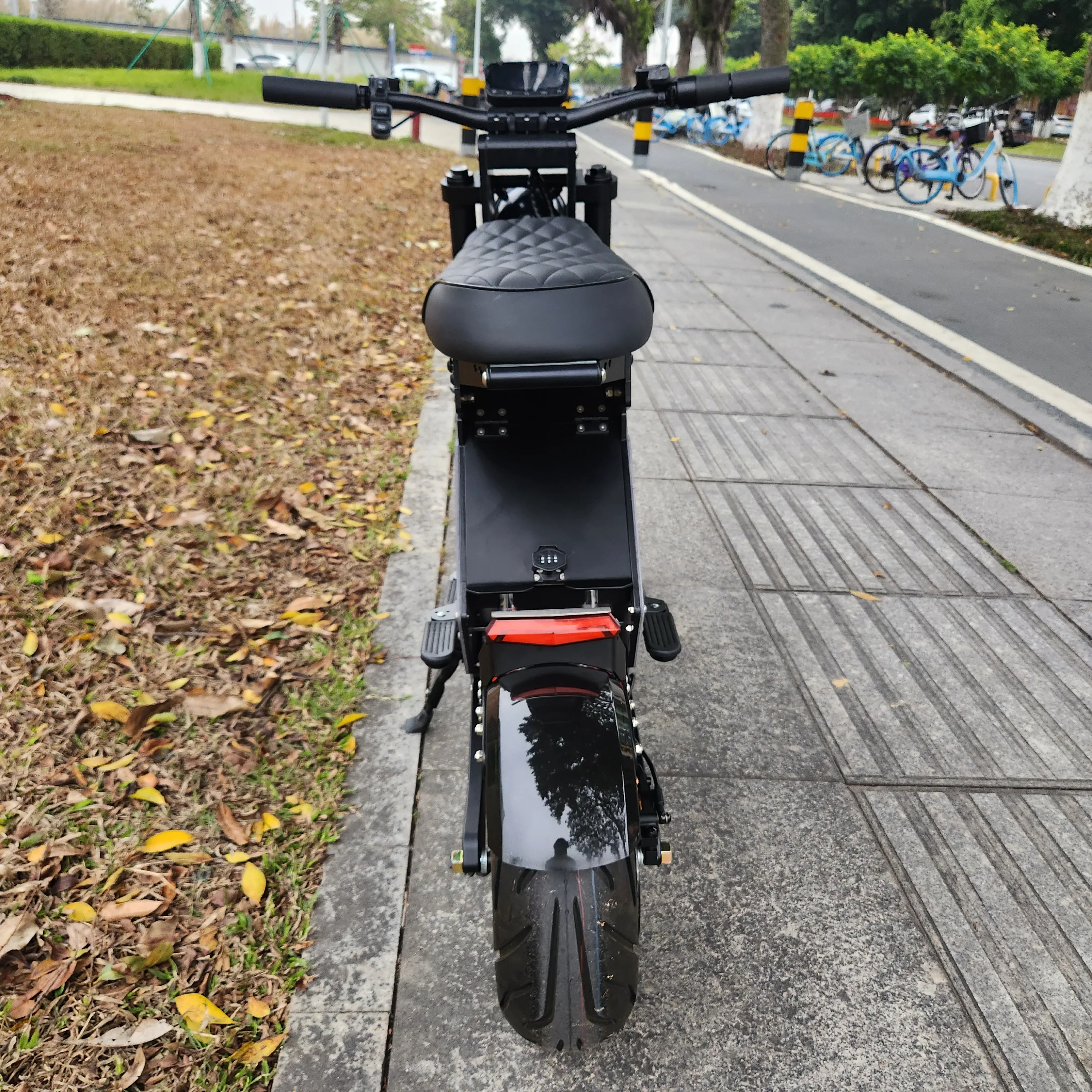 72V 10000W New Model Offroad E Scooter Dual Motor Fast Moped 13Inch 14Inch Fat Tire 2 Wheel Seated Scooter Electric Adult