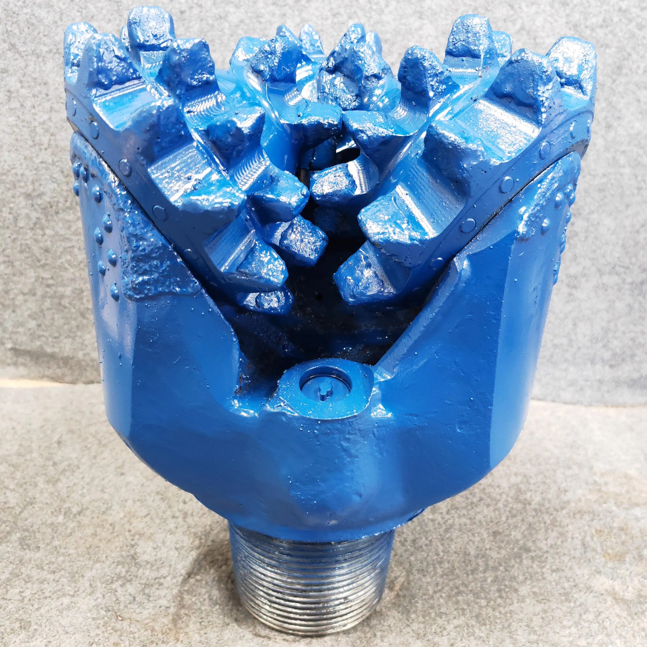 New mill tooth steel tooth tricone bit indicated for soft to medium formations