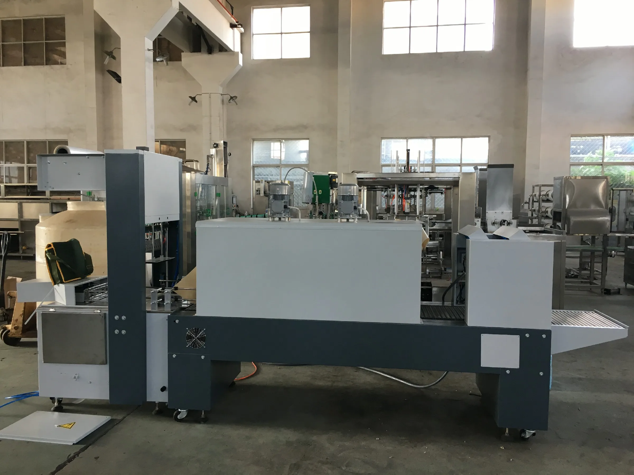 6000BPH Semi automatic shrink film packing machine
