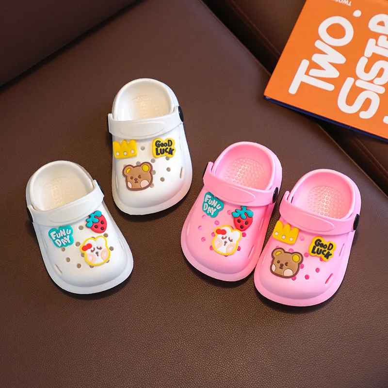 Children Clogs Outdoor Beach Cartoon bear Kids Summer Sandal non-slip soft baby slipper for kids wholesale baby boy slippers