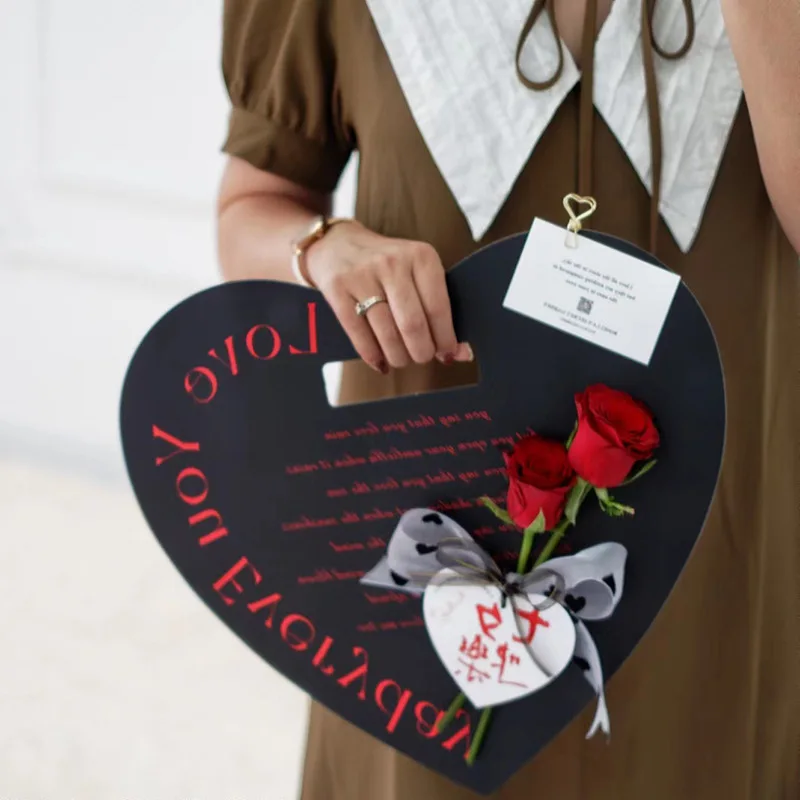 2024 New Heart Shaped Handbag handbag flower gift box Florist Packing Materials Rose Packing Bags
