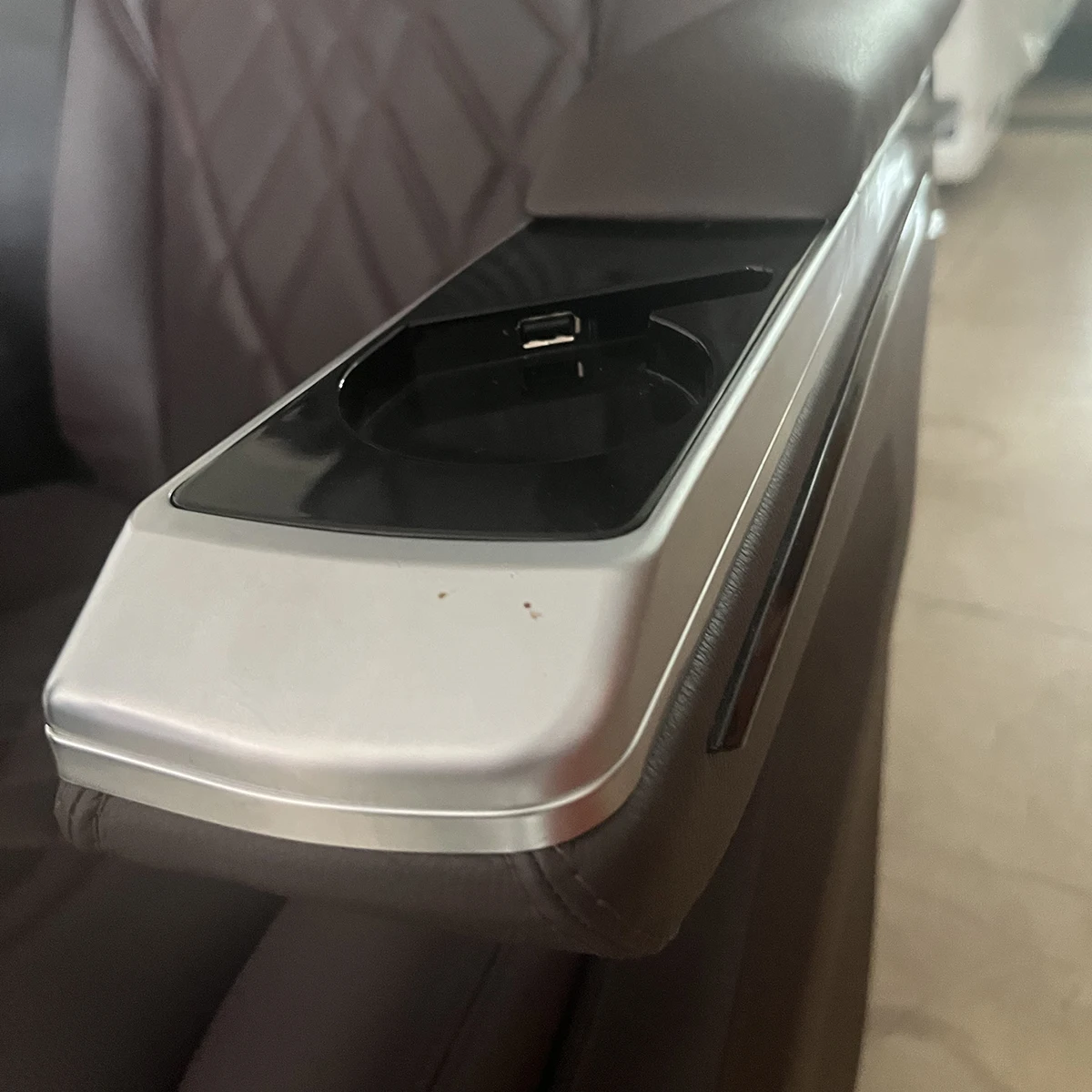 ST-AEF-QP Factory Directly Supply Interior Modified Electric Vip Luxury Car Seat for toyota Hiace Van Alphard