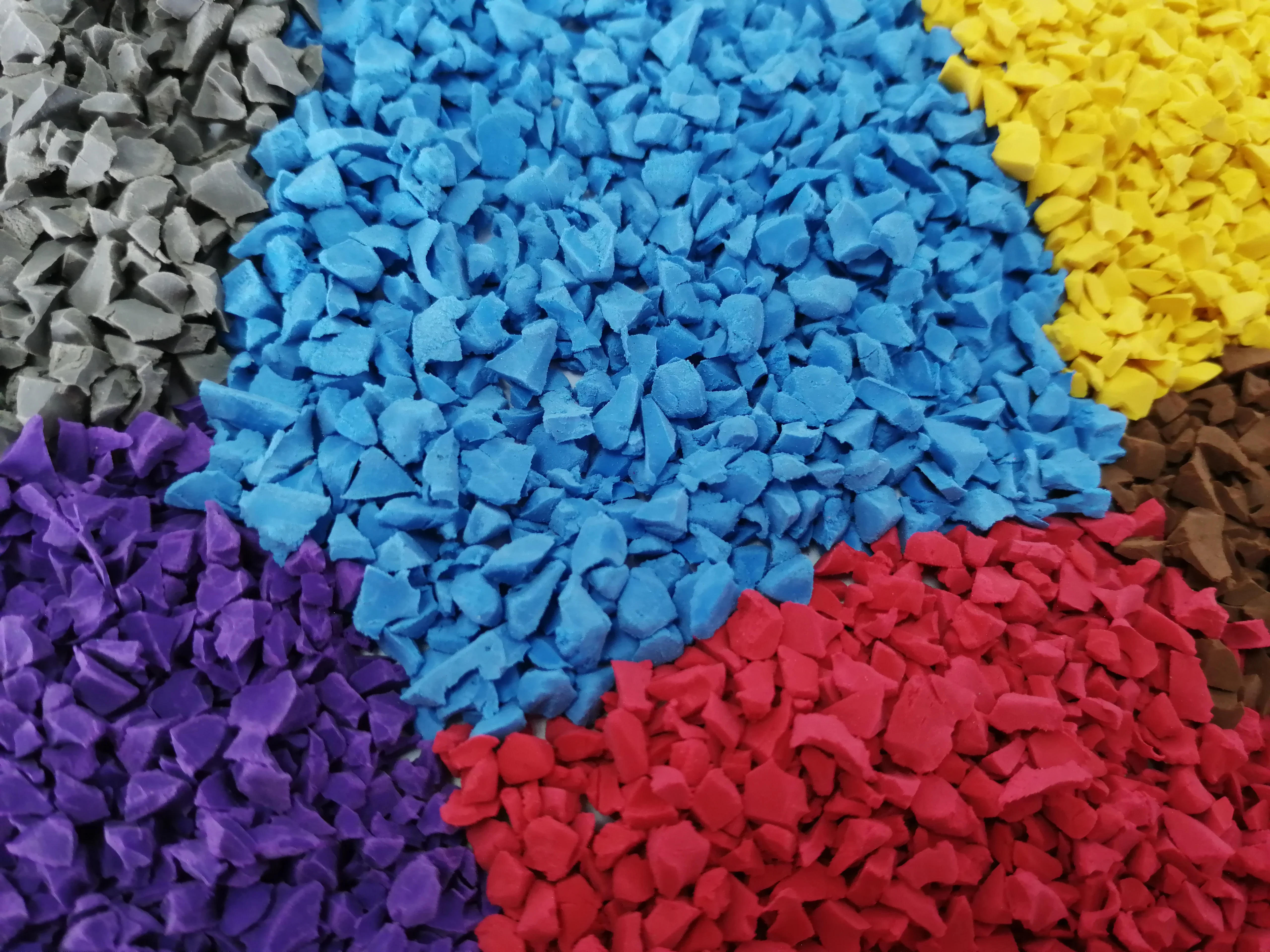 Ecolastic Wetpour Rubber Granules Topping