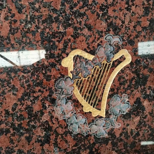Надгробие из красного гранита надгробия и памятники кладбища по заводской цене