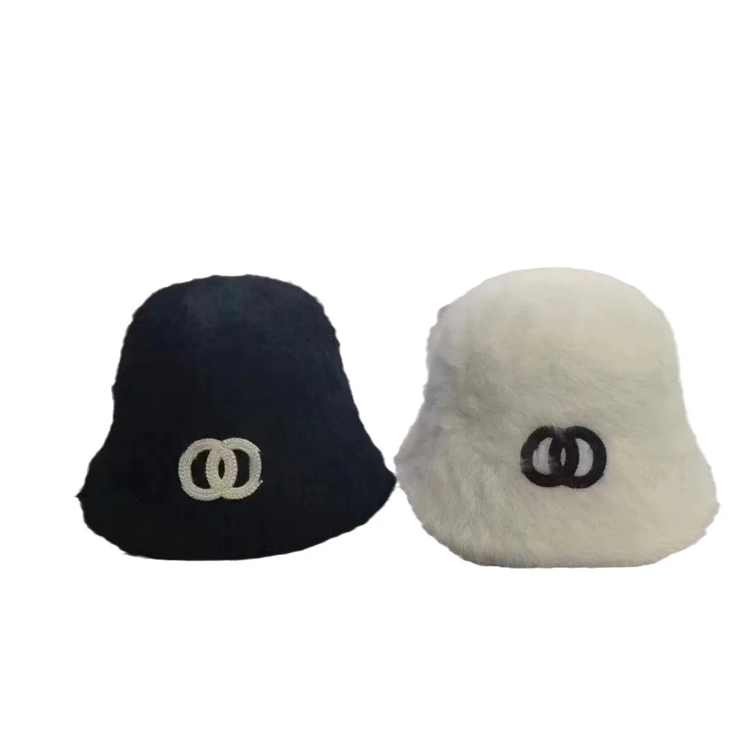 Embroidery CC LogoFurry Warm Floral Print Bucket Hat Winter Luxury Fisherman Caps Cow Printed Plush Designer Hat Women Men