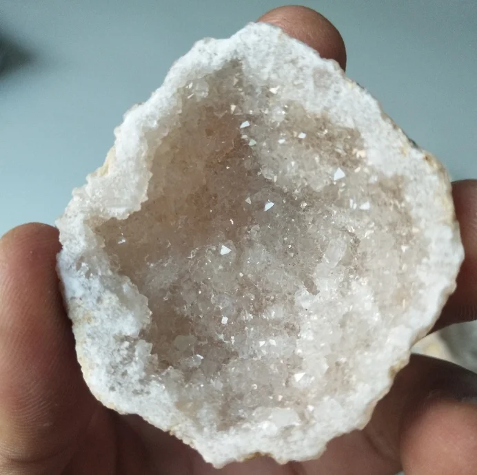Wholesale crystal geode white crystal cave agate geode for sale