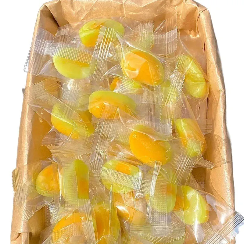 New Wholesale Fun Peeled Mango Flavored Candy Snacks gummy Mango Shape Sweet Sour Fruit  Candy