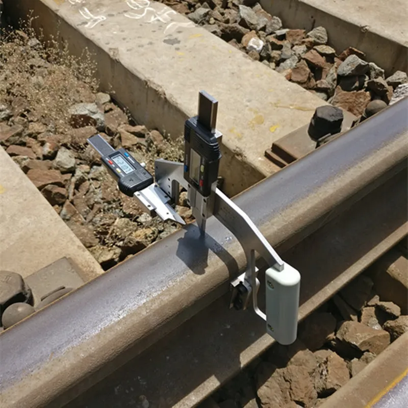 Rail profile wear gauge for rail head loss measurement