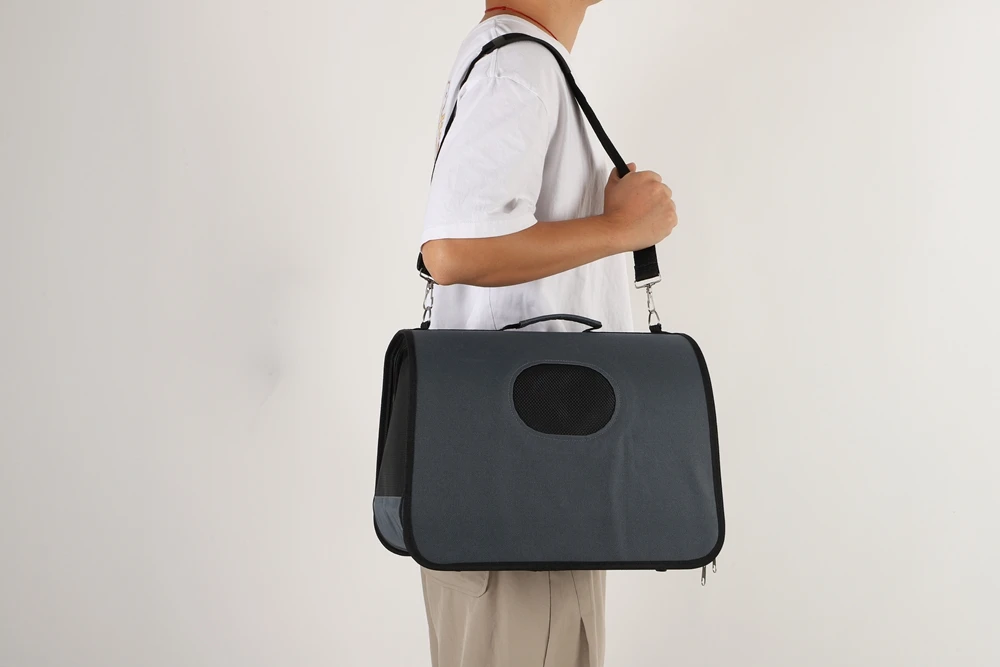 Cozy Friendly Pet Carrier Durable Polyester Fabric Fluffy Filling Comfortable 100% Polyester Fluffy Filling Pet Carrier