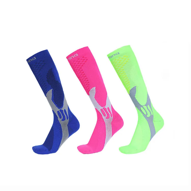 Popular sports fashion price high quality symbol male socks wholesale