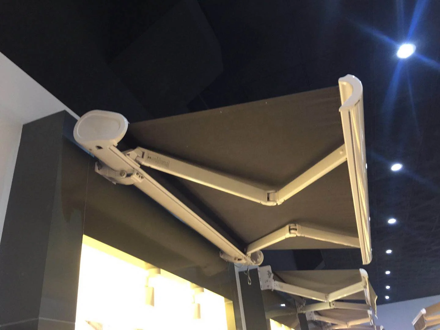 Life Time Resilient Polycarbonate Patio Balcony Awnings Cover Grey Metal Aluminum Frame Waterproof Customized Sail Outdoor Color