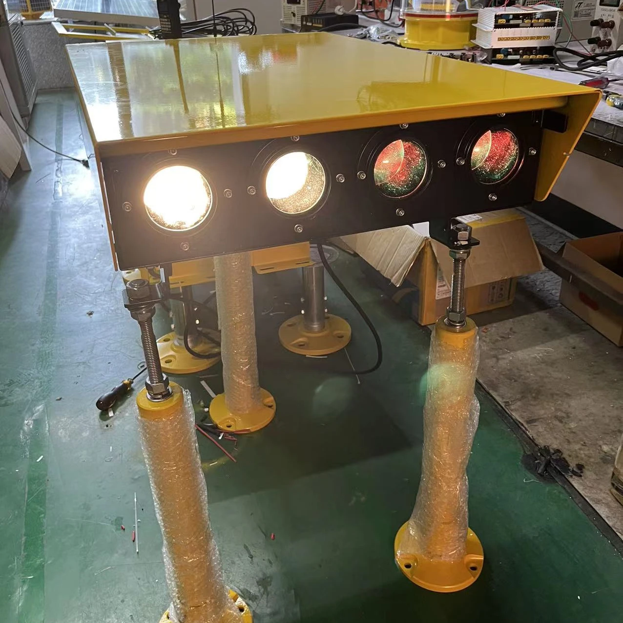 Halogen type PAPI /CHAPI airport precision approach path indicator system