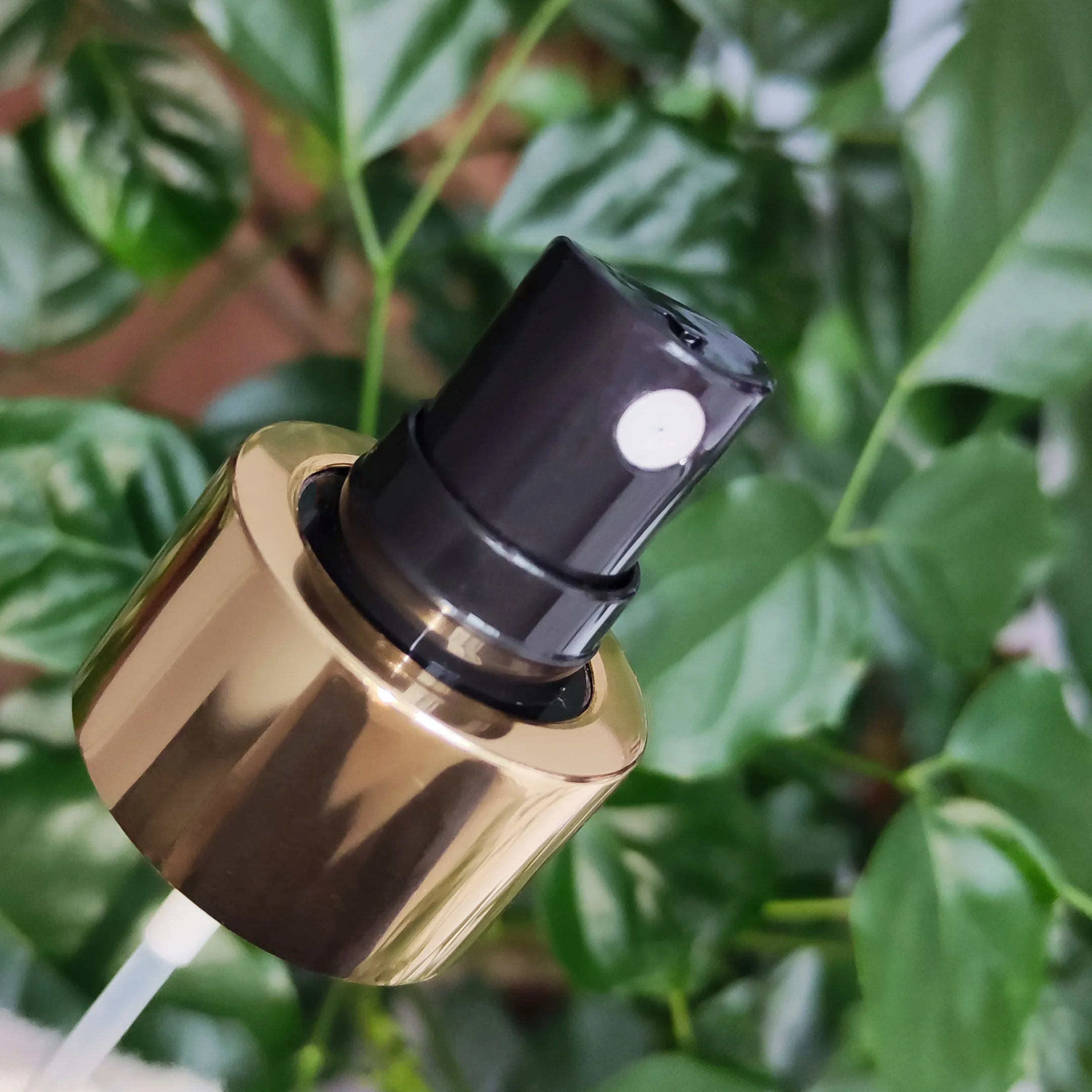 hot sell 24/410 gold color fine mist sprayer pump with clear cover aluminum spray caps fine mist spray pump spray