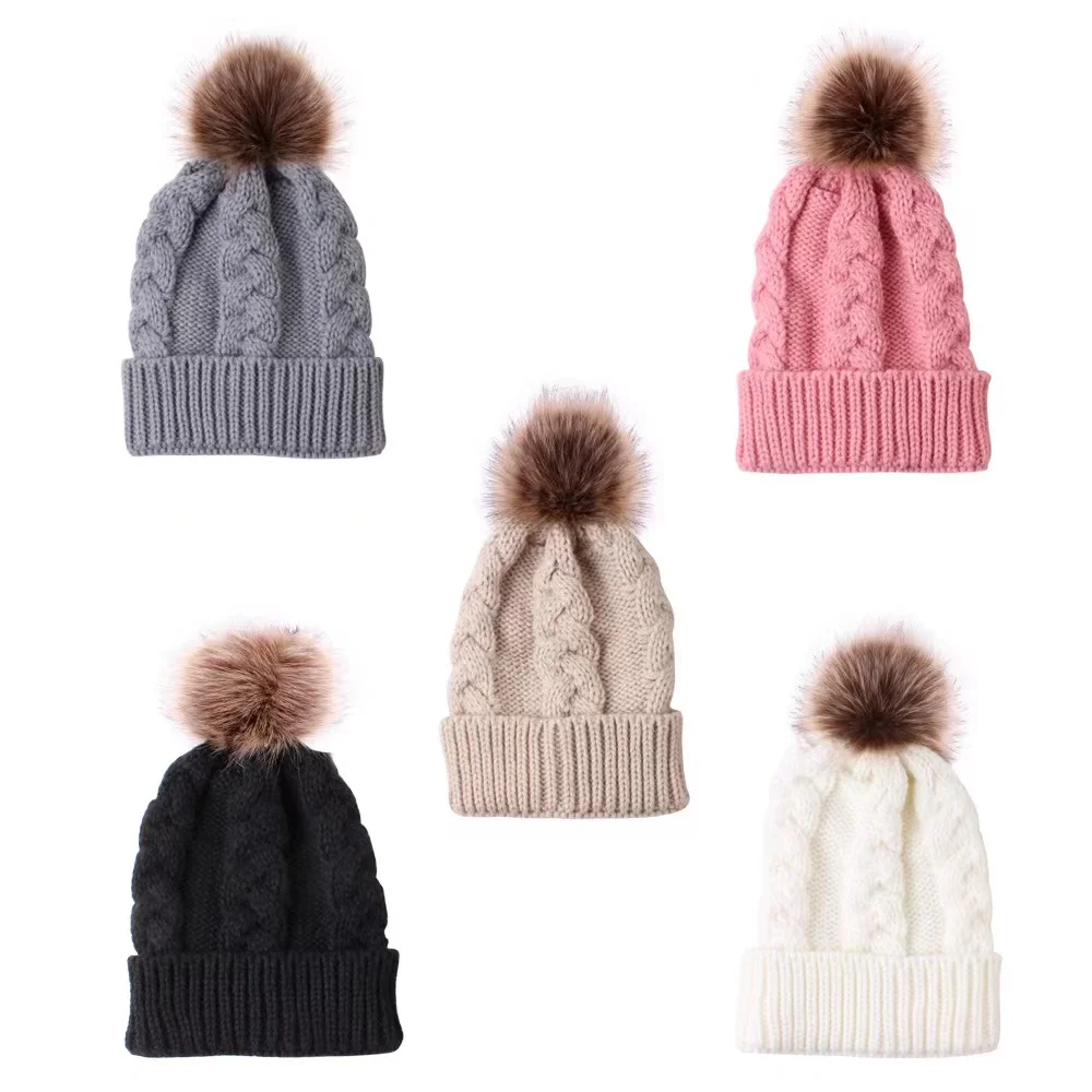 Factory Price Cable Knitted Adults Beanies Boutique Quality Men Outerwear Fur Poms Knitted Hats Women Warm Hat