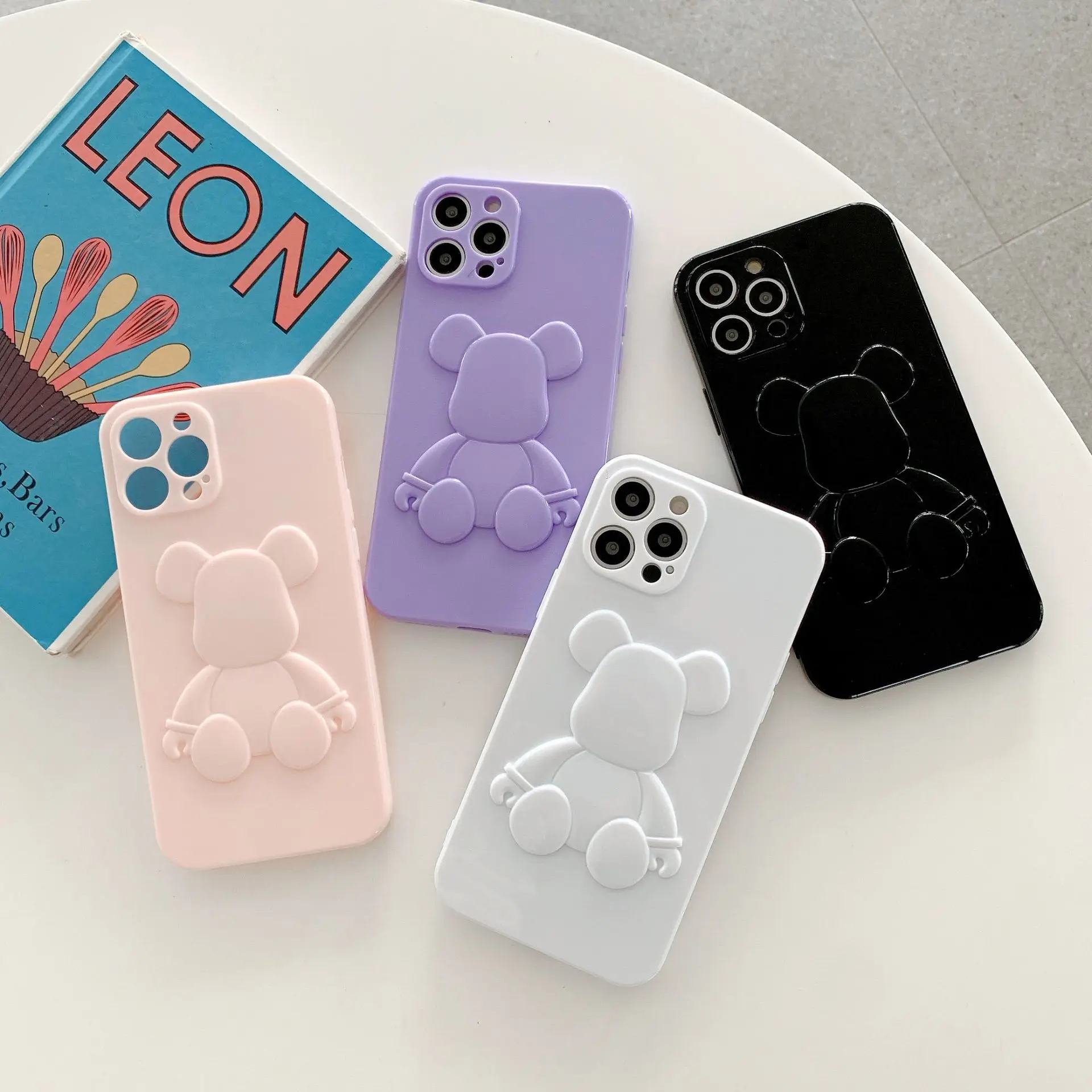 Hot Sale Creative Cartoon Bear Soft TPU Mobile Phone Back Cover Case For Iphone 11 12 13 Pro Max 7 8 plus Shockproof Cover