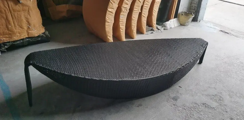 Outdoor Rattan Leaf Chaise Lounge Chair