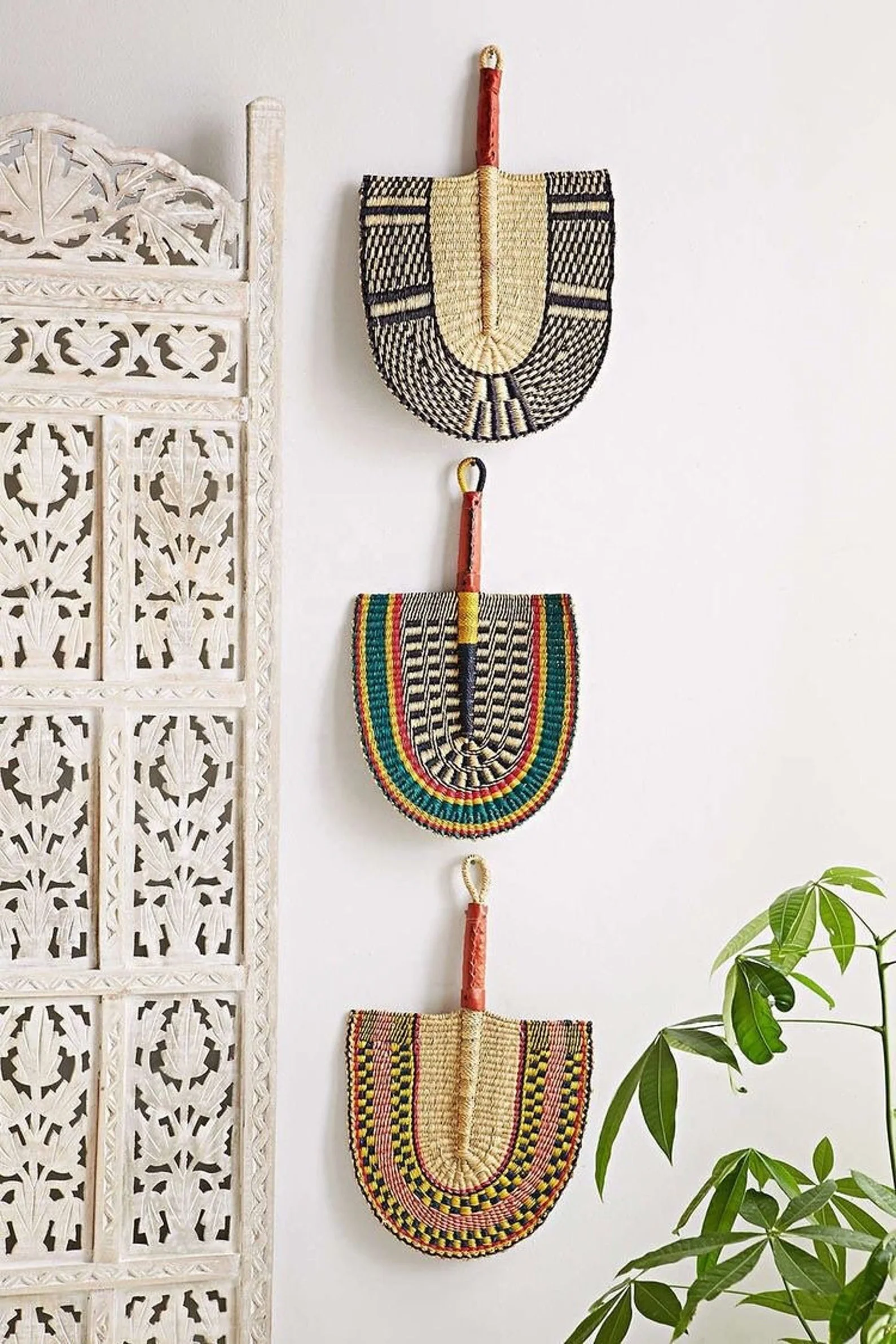 Exciting Multicolor Handicraft Rattan Seagrass Wicker Fan Wall Hanging Summer Home And Wedding
