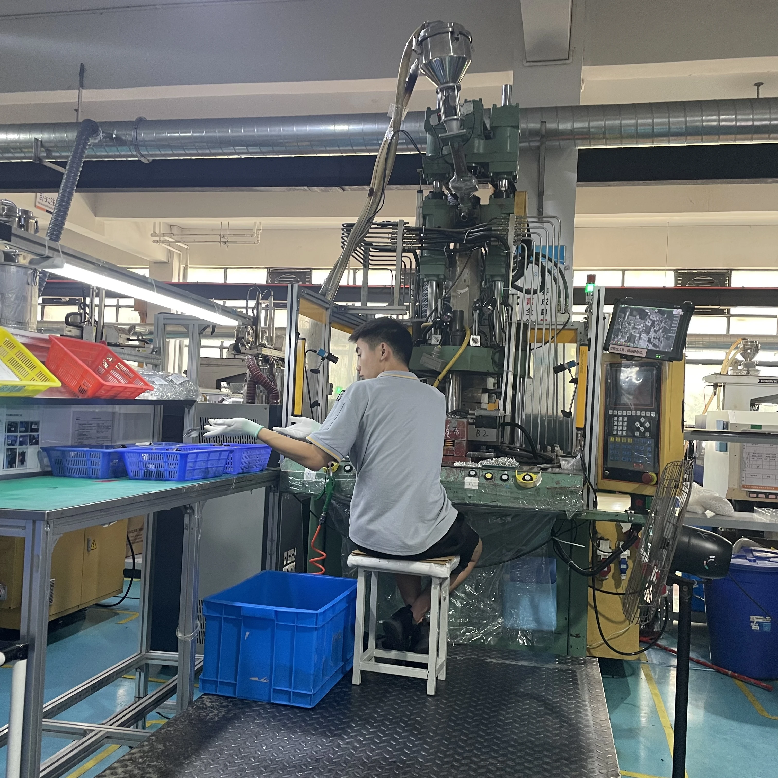 High Quality Current Sensor plastic injection molding parts for auto spare parts