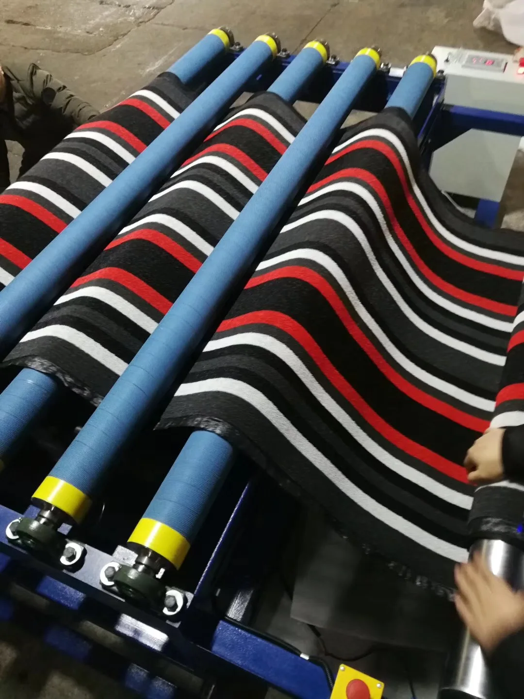 
High quality textile pattern embossing machine manufacturer and Cloth Embossing Machine 