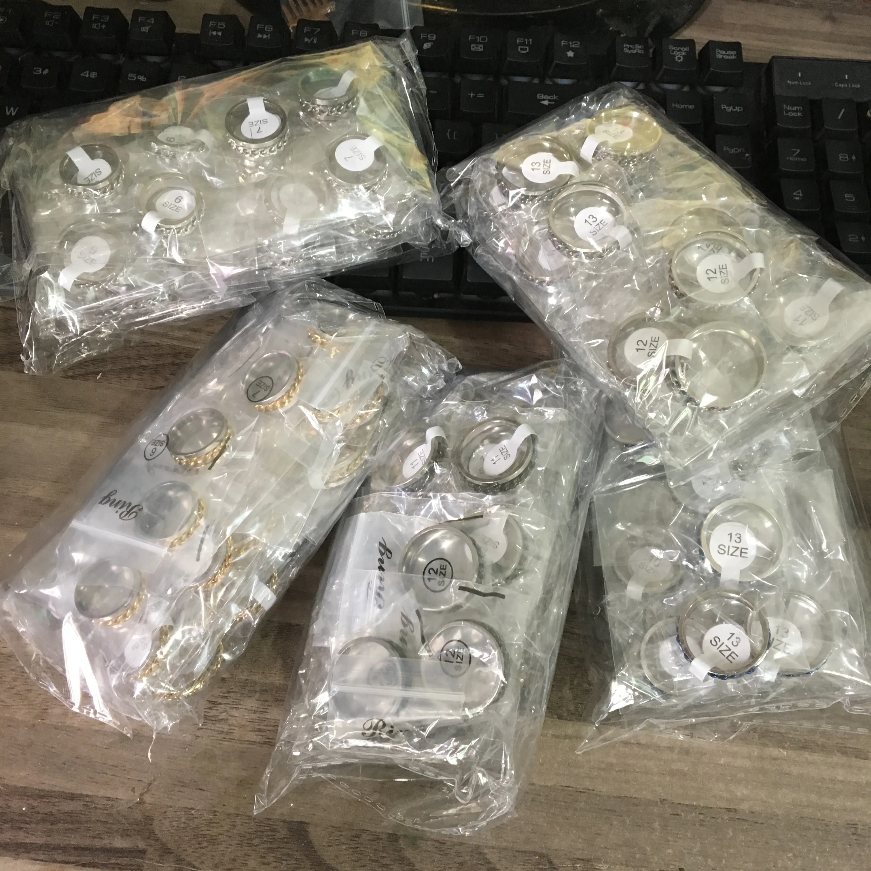 Hot Mens Women Cool Fidget Band Moving Chain Spinner Ring Biker Grooved Edge Wedding Band Stainless Steel Spinner Ring