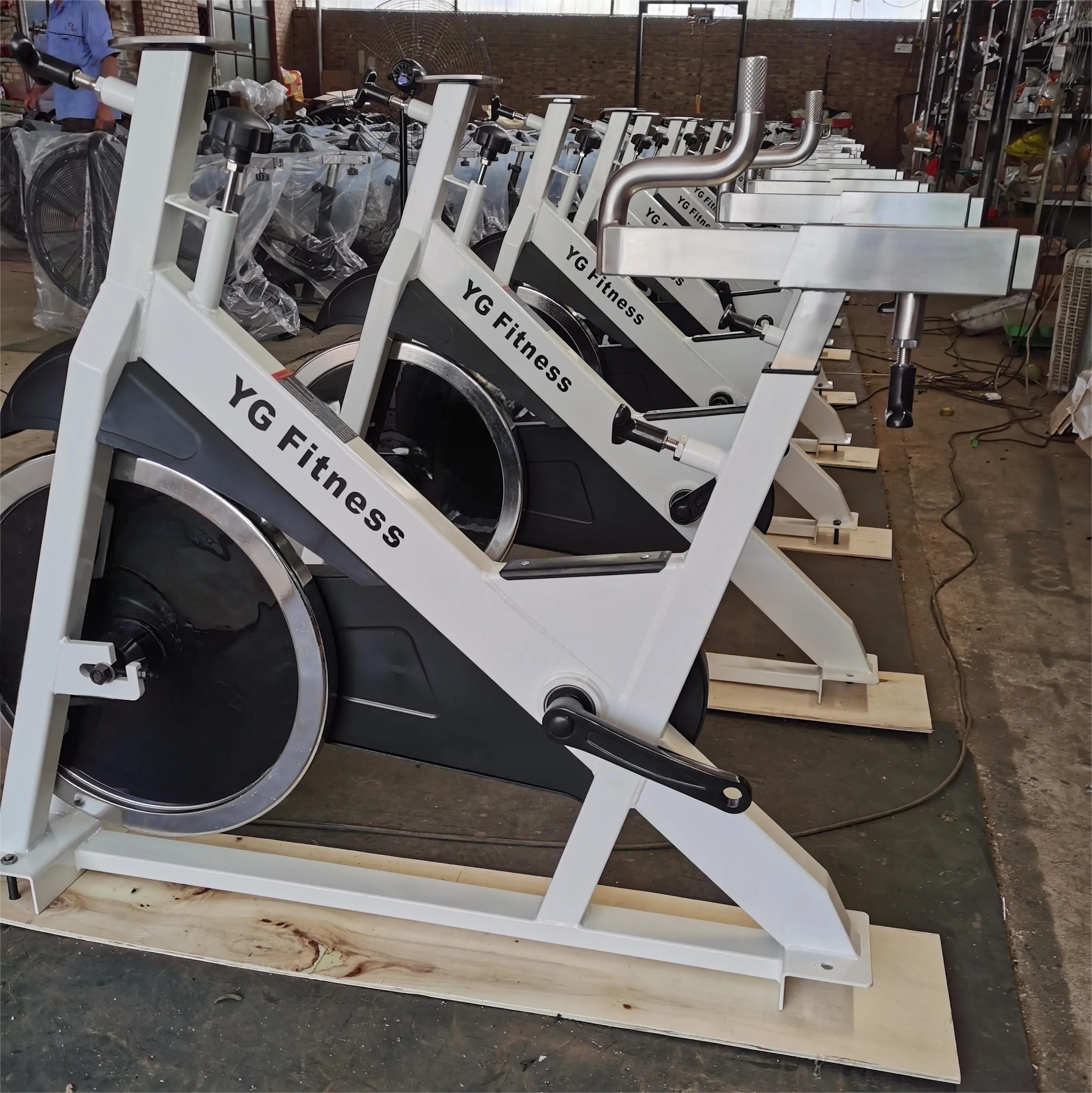 YG-S006 YG Fitness Commercial Hot Sales Fitness Spin Bike OEM Customized Spinning Bike