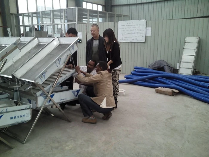 Keda Family Using  Gold blower Machine/ gold dry washer for sale