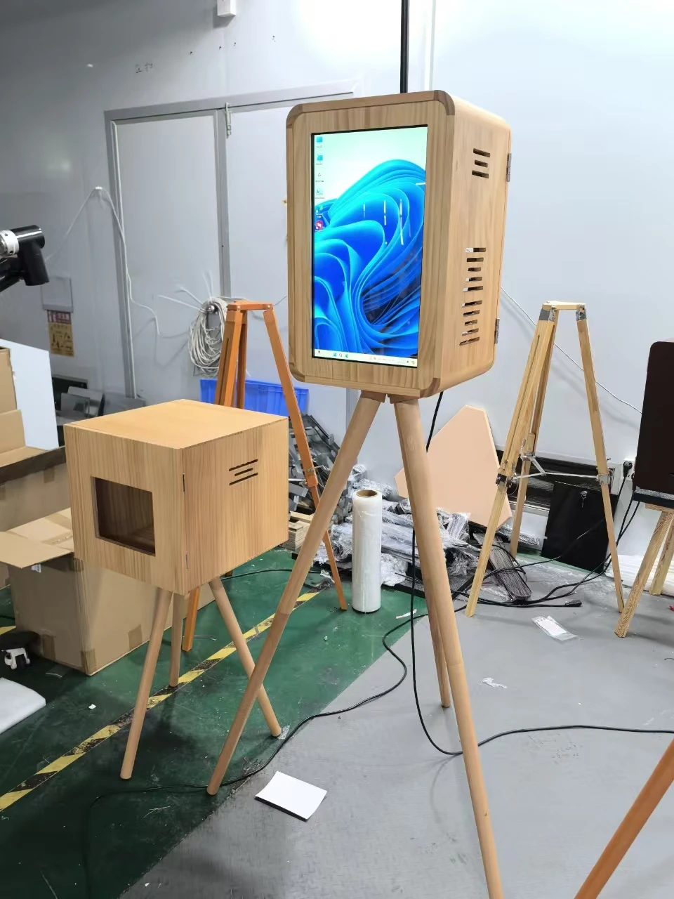 Hot Selling Double-sided SLR Camera, iPad Photo Booth Party Business Wedding Retro Wooden Photo Booth