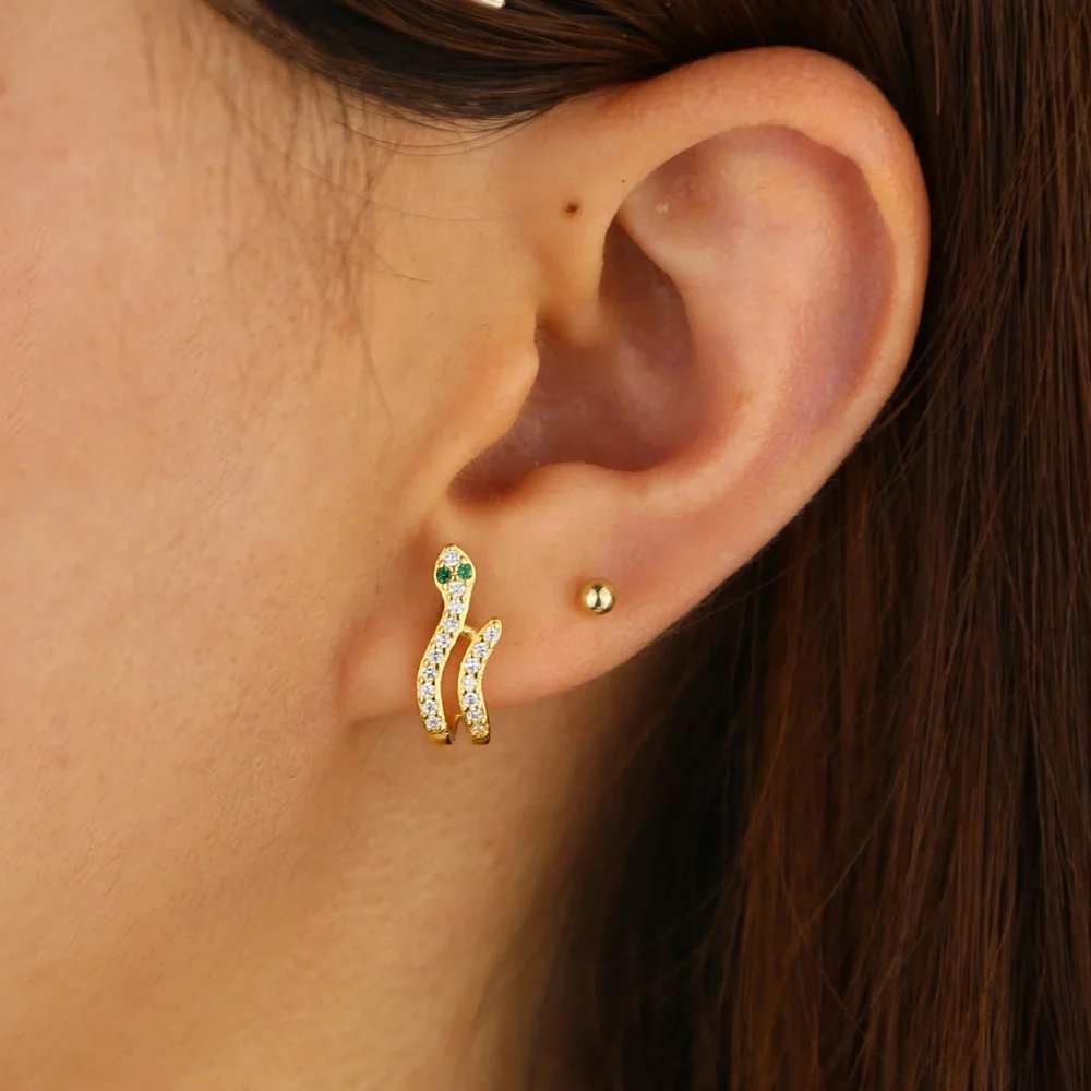 hot fashion dainty cute minimal Snake earring with green cz paved eye earring with gold Silver plated paved wedding earring