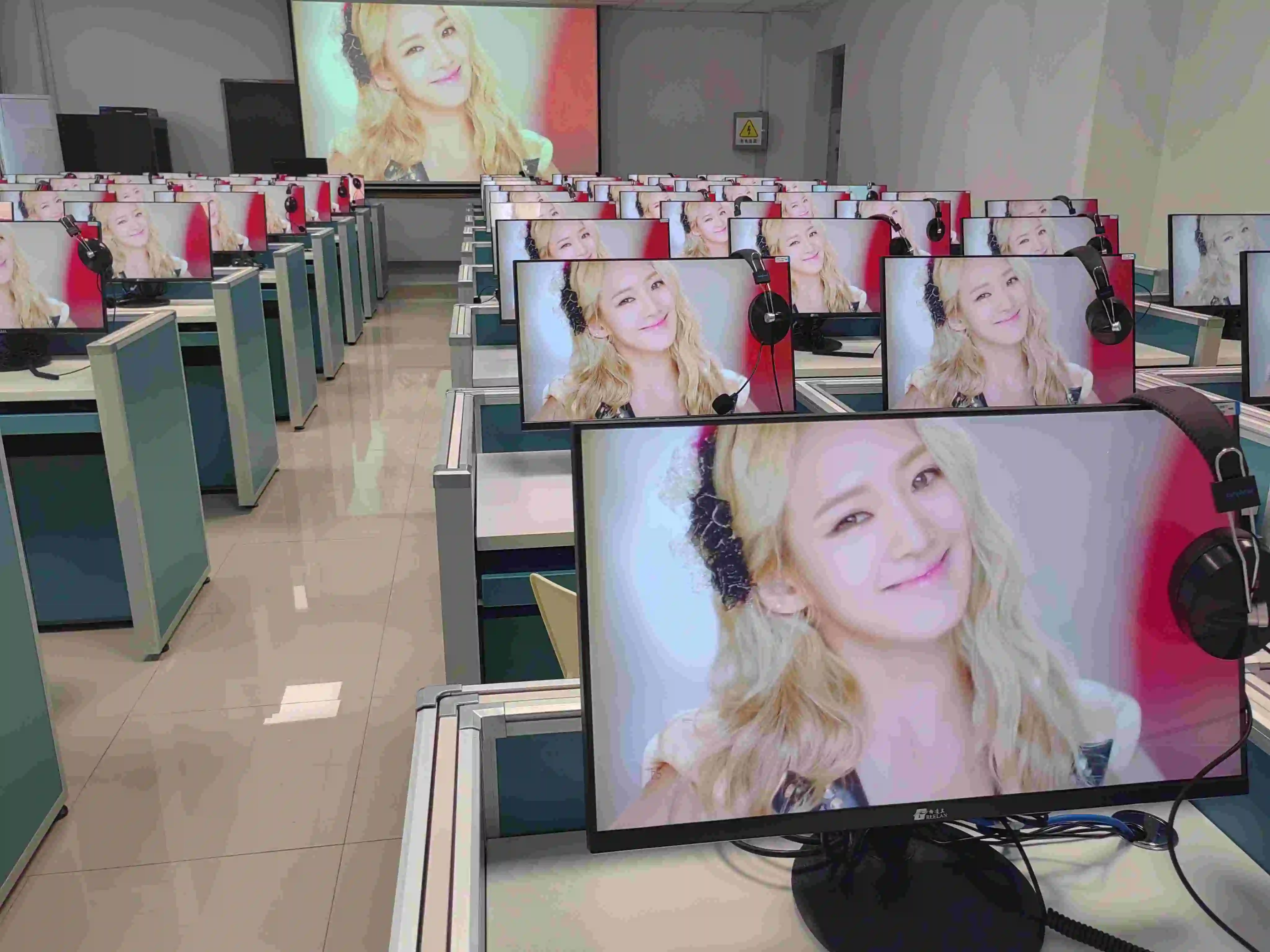 School management system language laboratory equipment