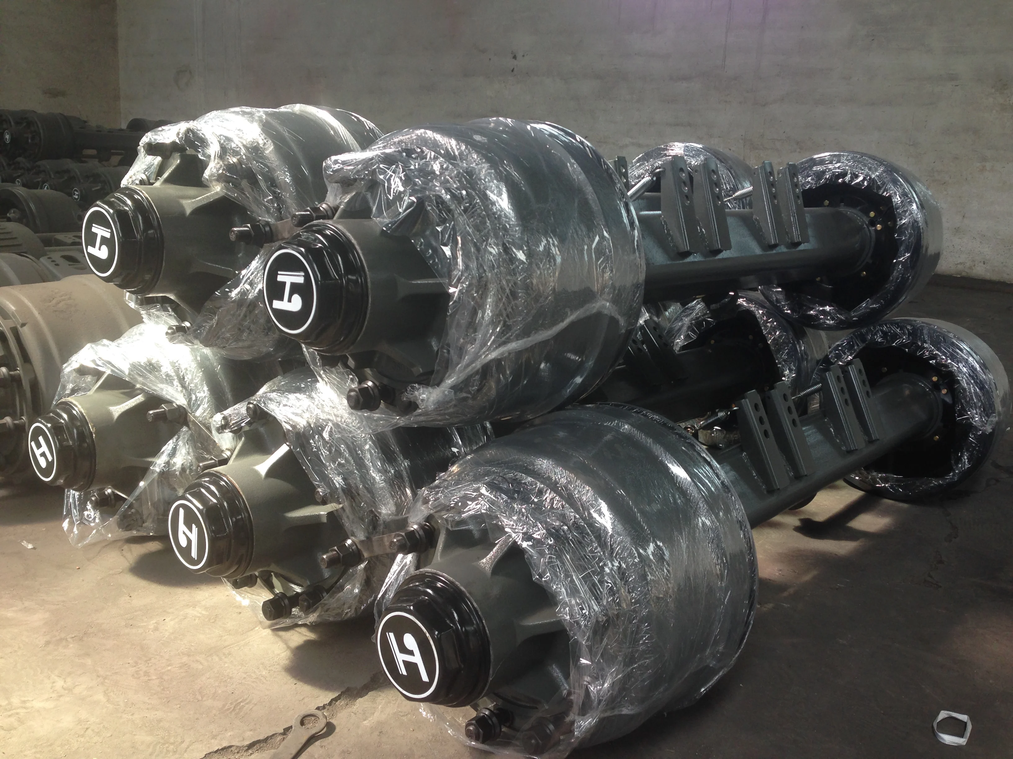 LUEN American Type Trailer Axle 13T  with Bearing 518445/10