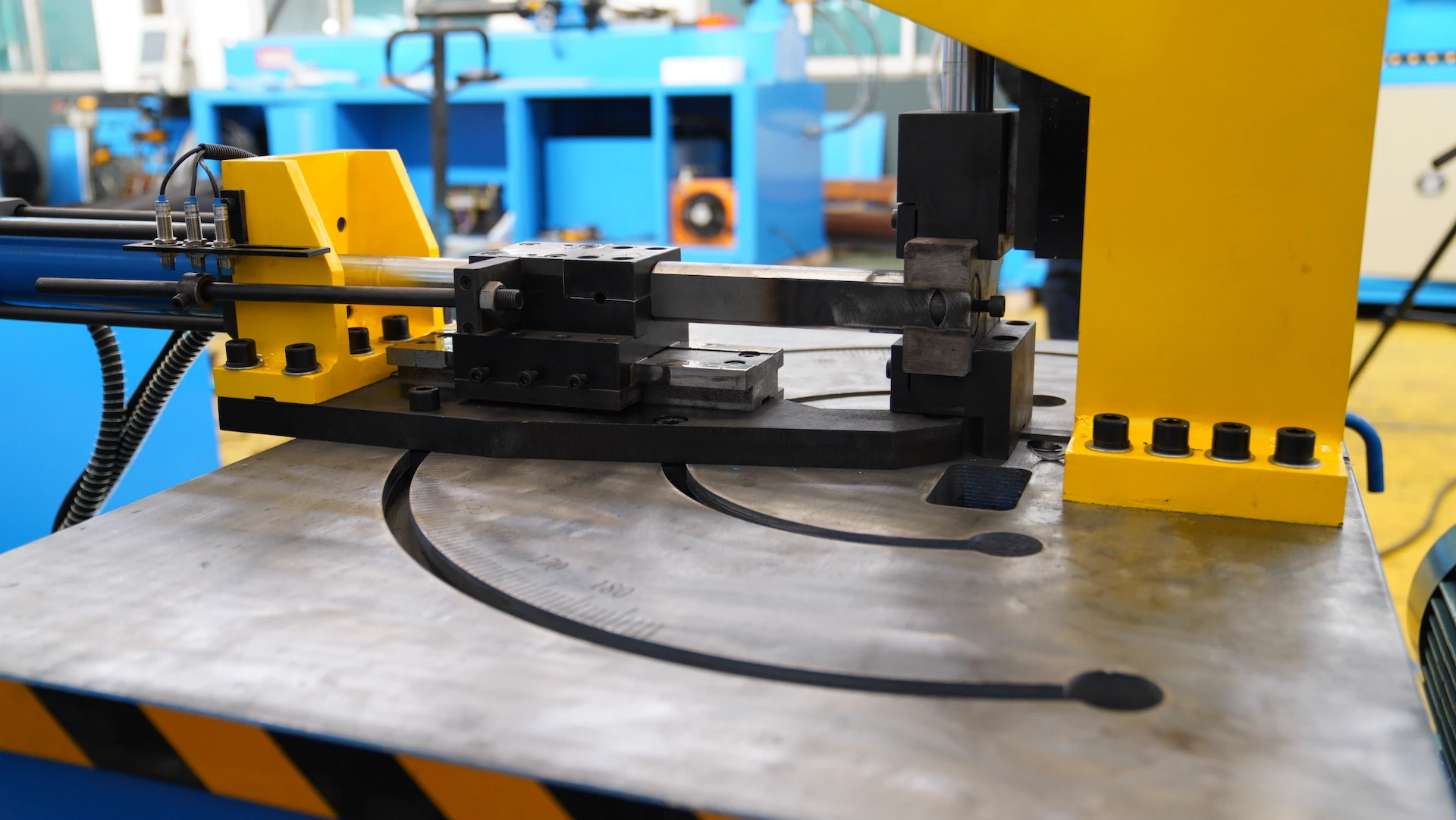 hole pipe angle corner notching machine