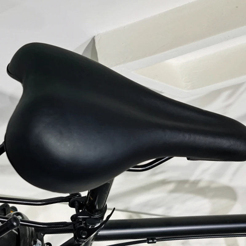 Hot selling design men and women customized road bicycles 700C city bike