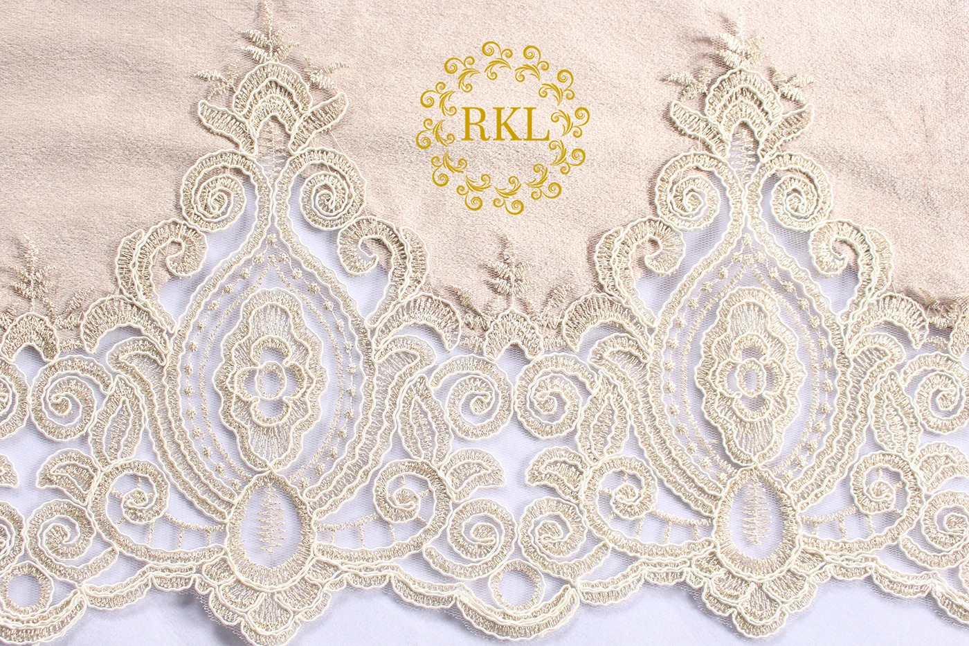 Modern Wedding table decor Lace center piece Velvet elegant fabric wedding tablecloths