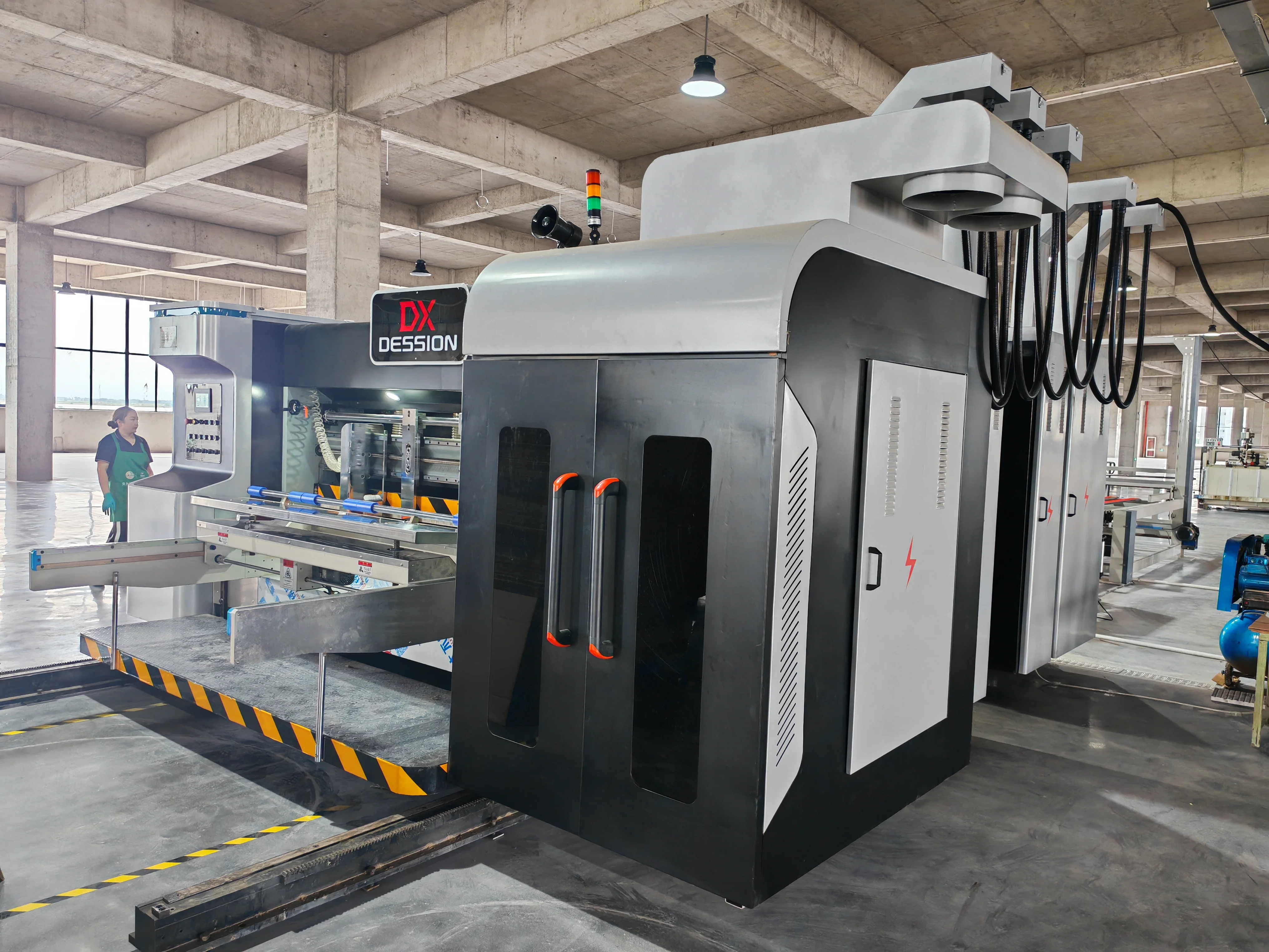 High Quality Corrugated Cardboard Carton Box Flexo Printing Slotting Die-Cutting Machinery Pizza Box Making Machine