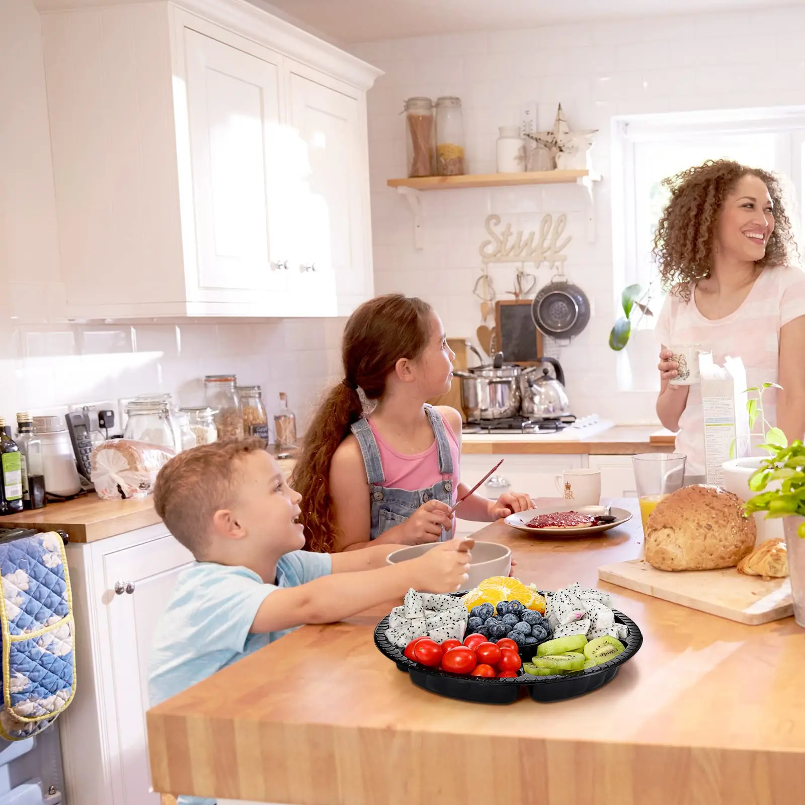 Factory Wholesale Custom Disposable Food Fruit Serving Tray Clear Packing Takeaway Container Packaging Tray with Black Lids