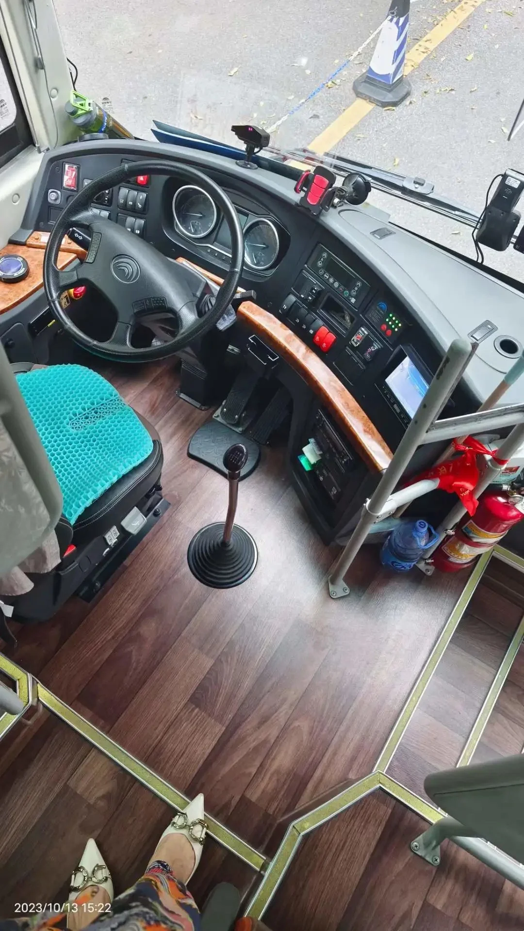 Автобусы Hiace автобусы на 50 мест б/у ZK6119 4-колесные Роскошные большие расстояния подержанные для продажи