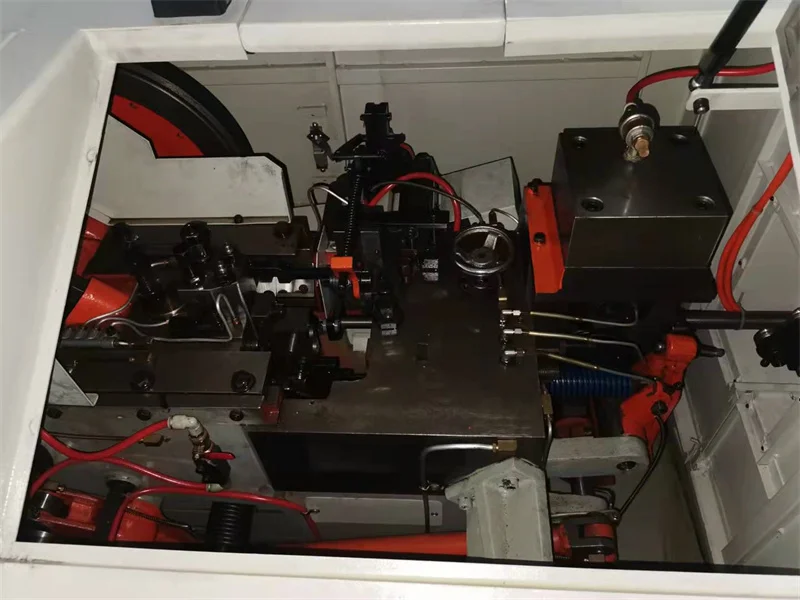 Заводская цена, строительные работы, длительный срок службы, холодный Болтовой заголовочный станок, винтовой холодный заголовочный станок