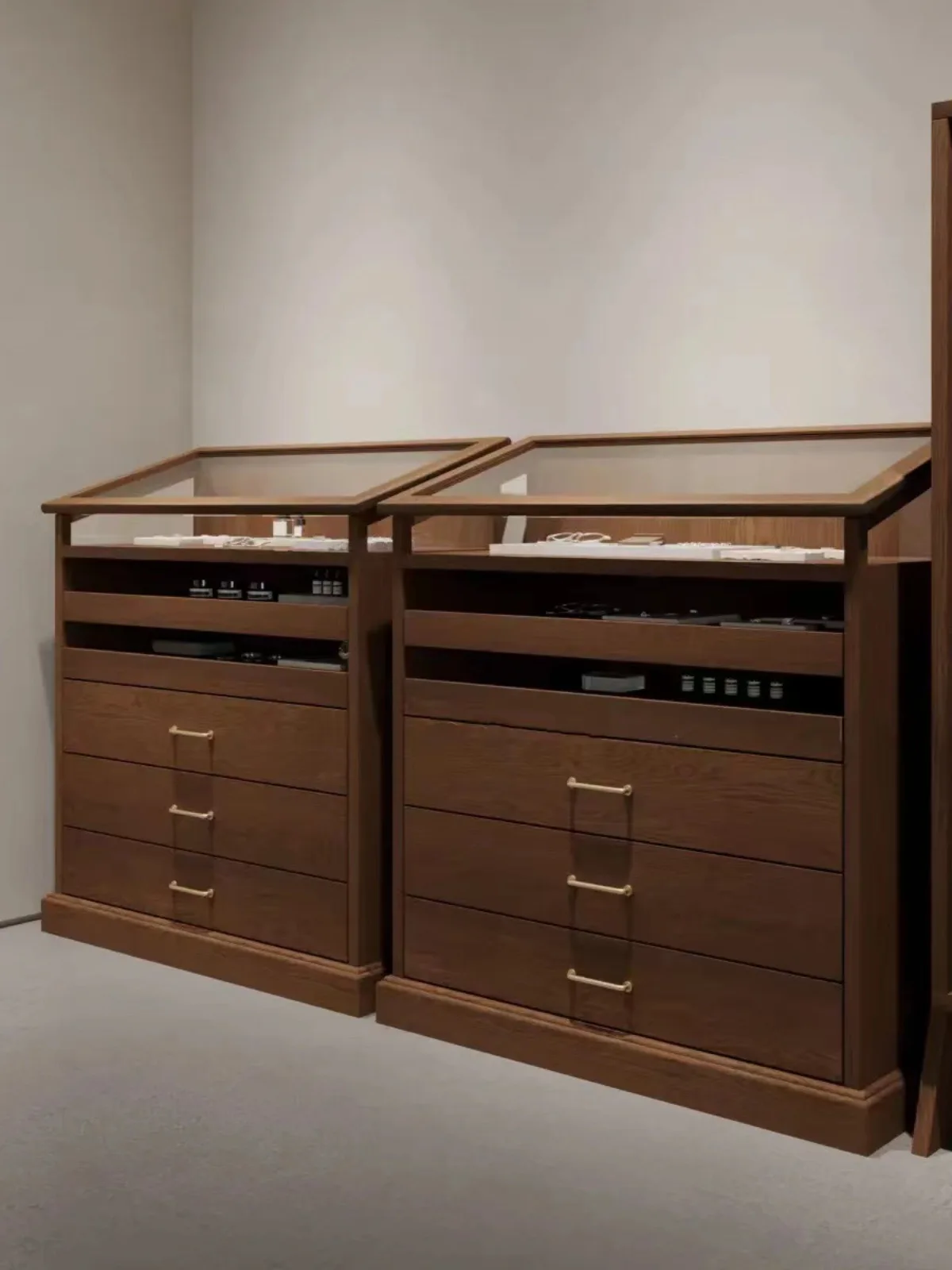 Luxury Modern Wood High Quality Design Living Room Bedroom Chest Of Drawer Solid Wood Large Chest Of 3 Drawer Clothes Display