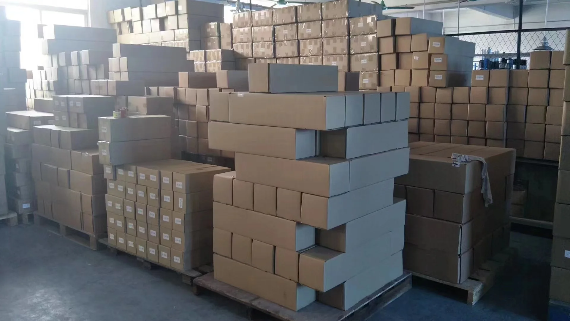 Factory wholesale high quality Auto Parts Air Suspension shock Sensor shock absorbers For BMW F02 G12 G38 G32 E66 E53