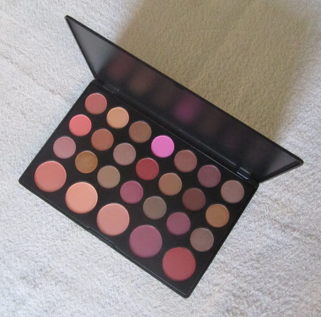 blush on  blush case palette  blush concealer