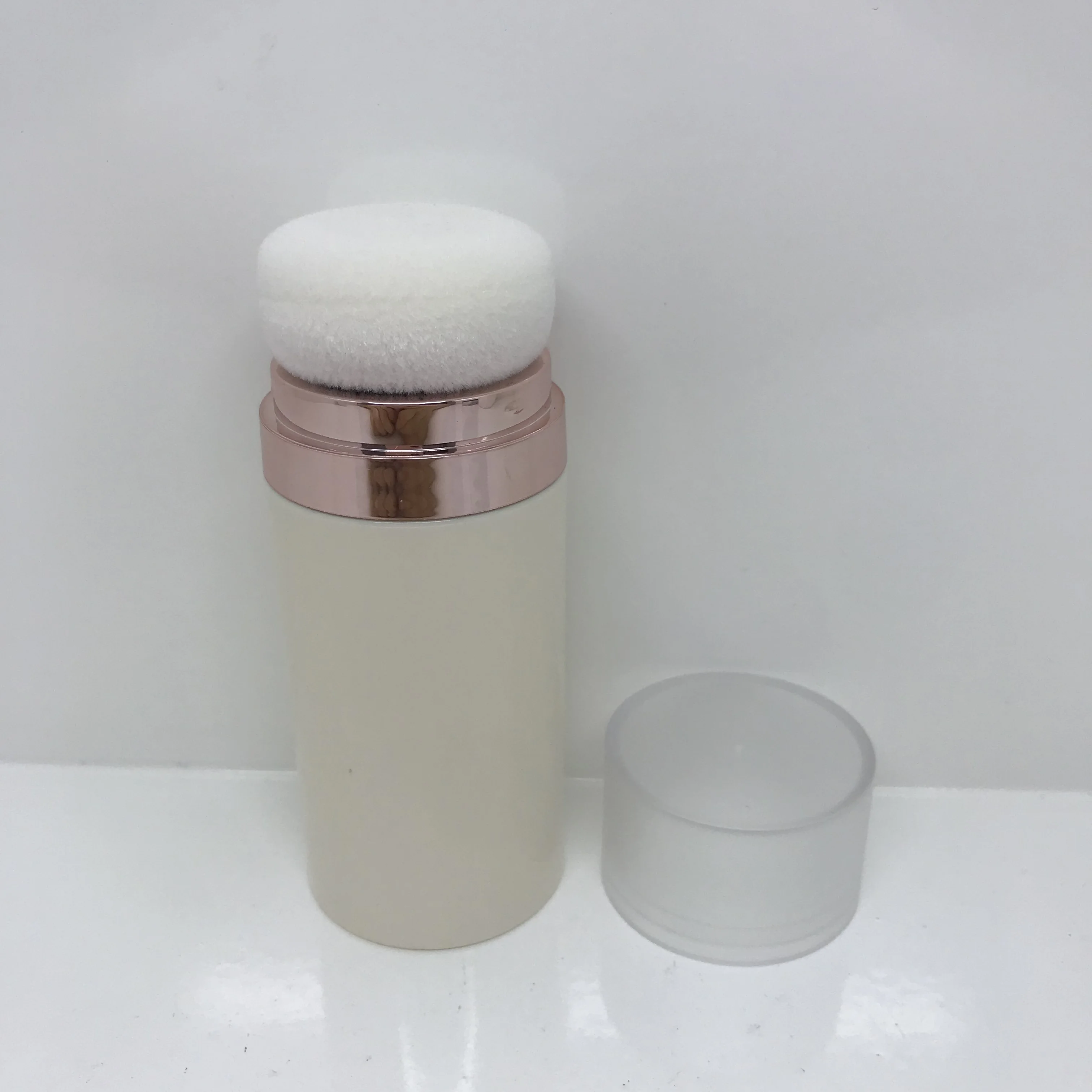 Fluffy bottle for powder with puff loose powder empty powder bottle container 8.5g
