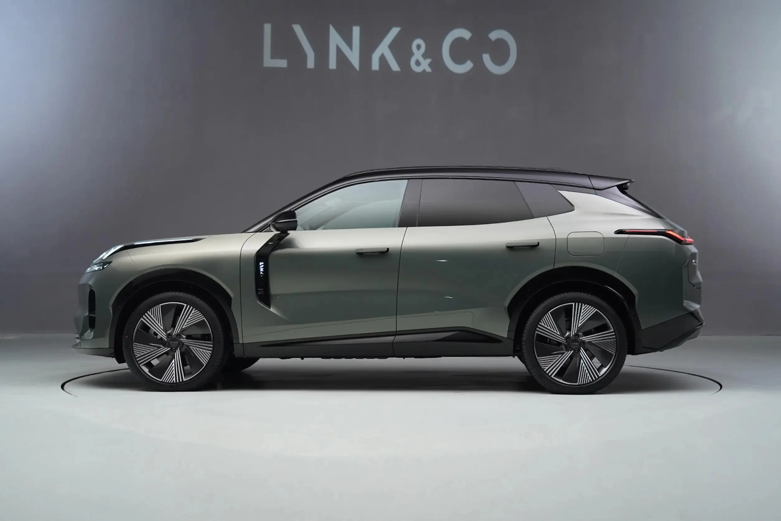 Lynk & Co 08 2024 version 03 06 02 09 new car 2023 EM-P time limited edition ternary lithium for sale with high quality