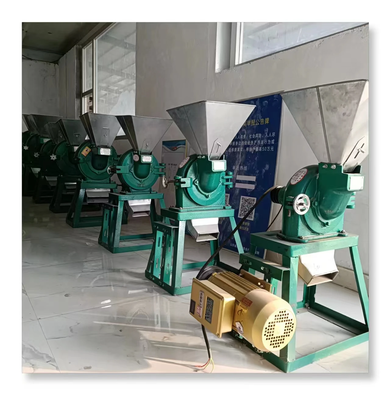 Лидер продаж 2023 дизельный двигатель мельница для кукурузы измельчения зерна куриная кормушка