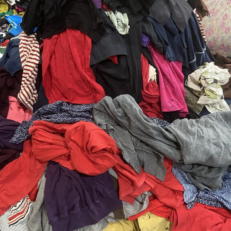 Industrial Wiping Cotton Rag Used Second-Hand Clothes Textile Waste Recycling Dark Colored T-shirt 100% Cotton Rags for Cleaning