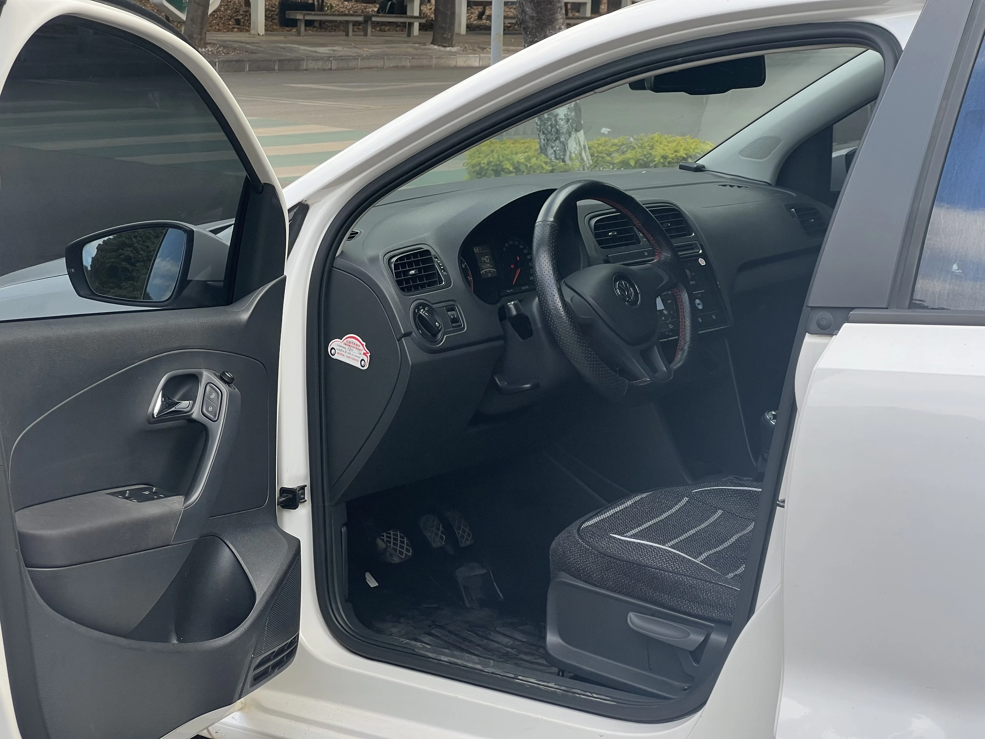 Best-Selling Used Volkswagen Polo Turbo Gasoline Sedan with Manual Transmission Fabric Seats