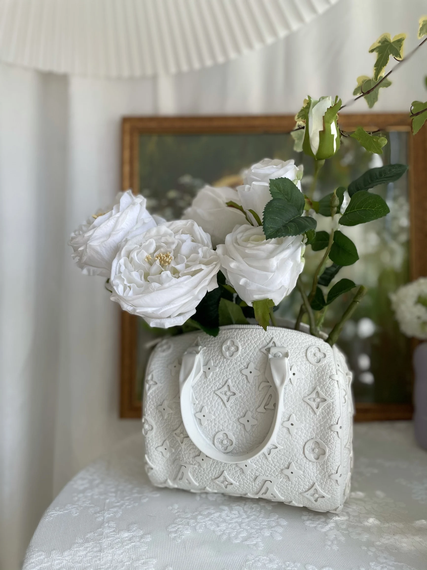 Custom Ceramic Carved Bag Vase Decoration Flower Pot Vase For Home Decor Modern Nordic Resin Centerpieces Vase Wedding