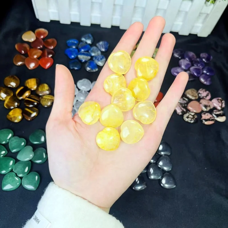 Europe Hot Sale 2CM Natural Crystal Heart Cute Clear Quartz Carving Craft For Healing Gifts Home Decoration