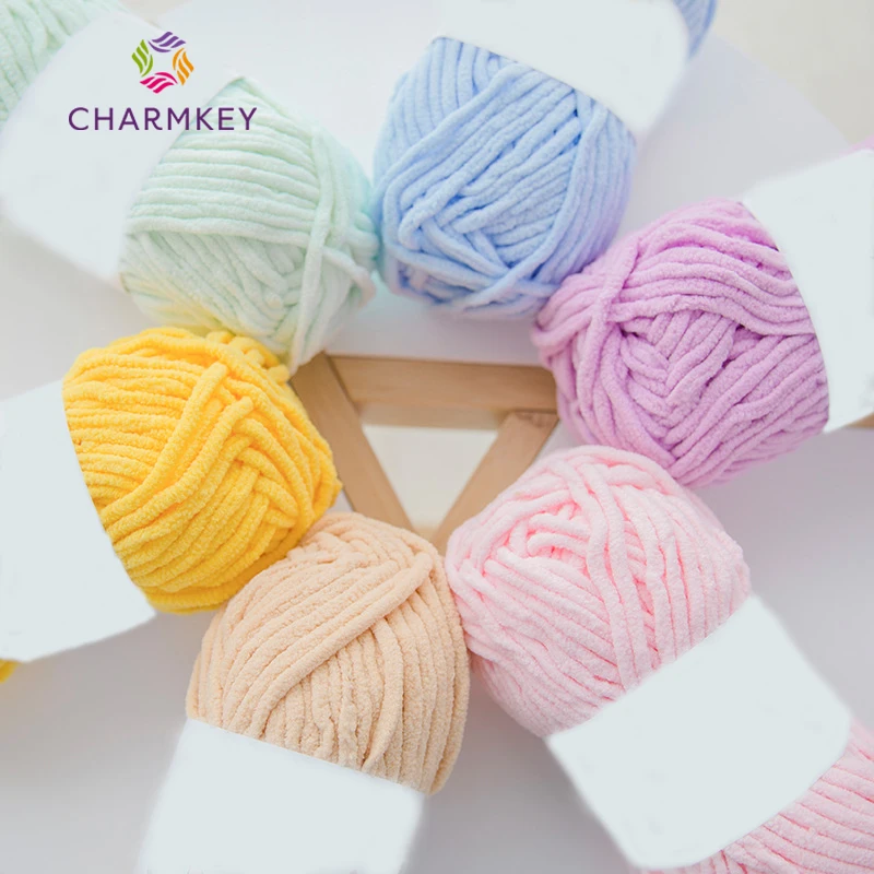 China Factory Supply 100g 100% Polyester Thick Fluffy Velvet 5mm chenille Chunky Blanket yarn plush baby Knitting Yarn